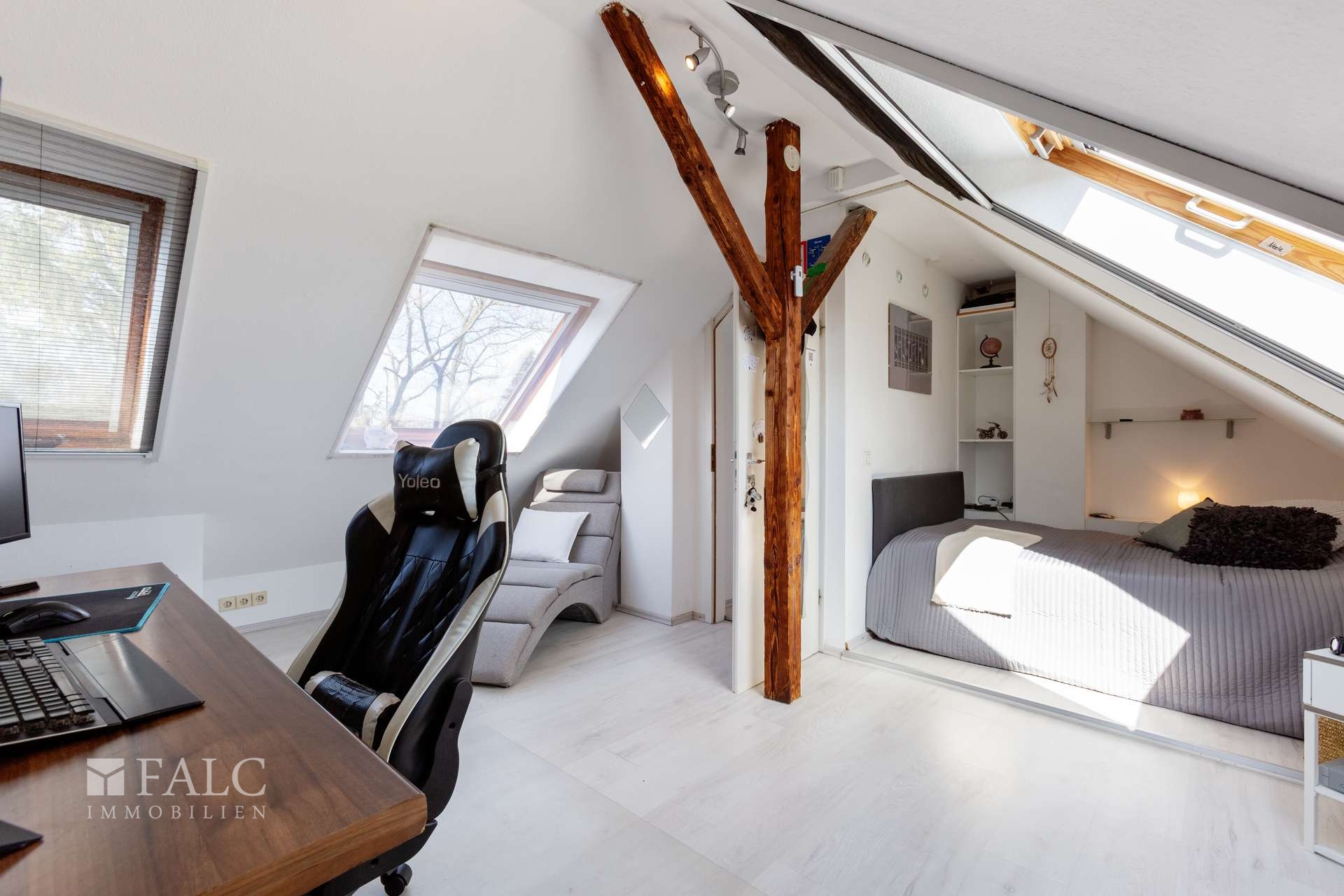 Schlafzimmer DG